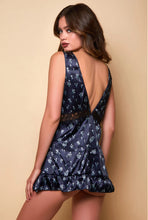 Load image into Gallery viewer, Printed Satin Slip