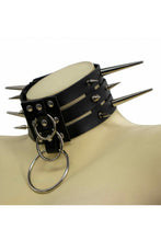 Load image into Gallery viewer, Three Ring Choker With Spikes
